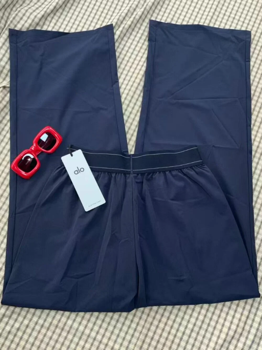 ✨NWT Alo Yoga Suit Up Trouser Navy Blue Regular Version 30 inches in length - Picture 6 of 10